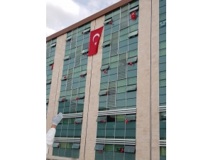 Nevşehir’de Karantina Altındaki Türk İşçiye Doğum Günü Sürprizi