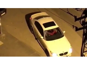 Otomobilde Kız Arkadaşını Tekme Tokat Dövdü