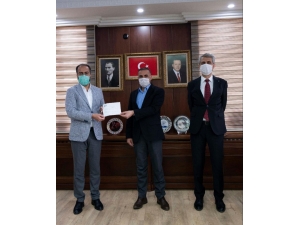 Van Yyü Senatosu’ndan Deprem Kampanyasına Destek