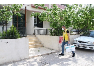 Haliliye’de Üretilen Maskeler Hane Hane Dağıtılıyor