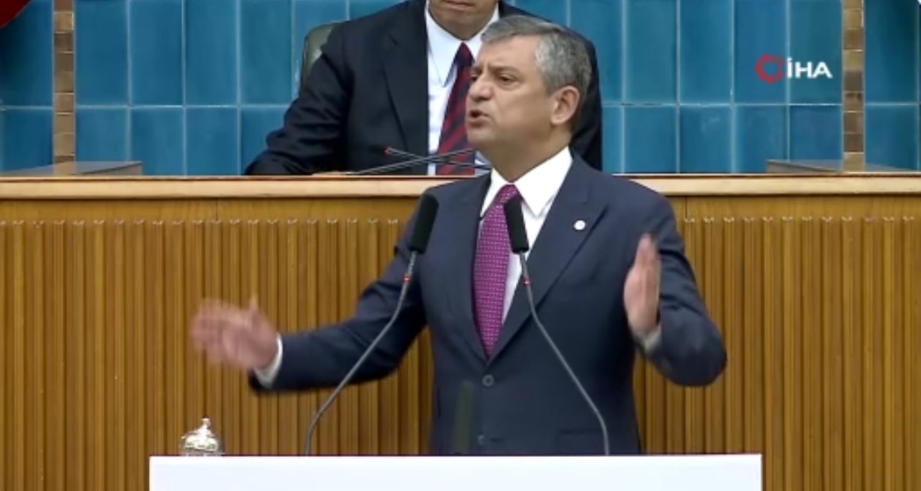 yeni-parti-genel-baskani-ozel-in-grup-toplantisinda-dili-surctu