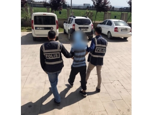 Caminin Güvenlik Kameralarını Çalan Şüpheli Yakalandı