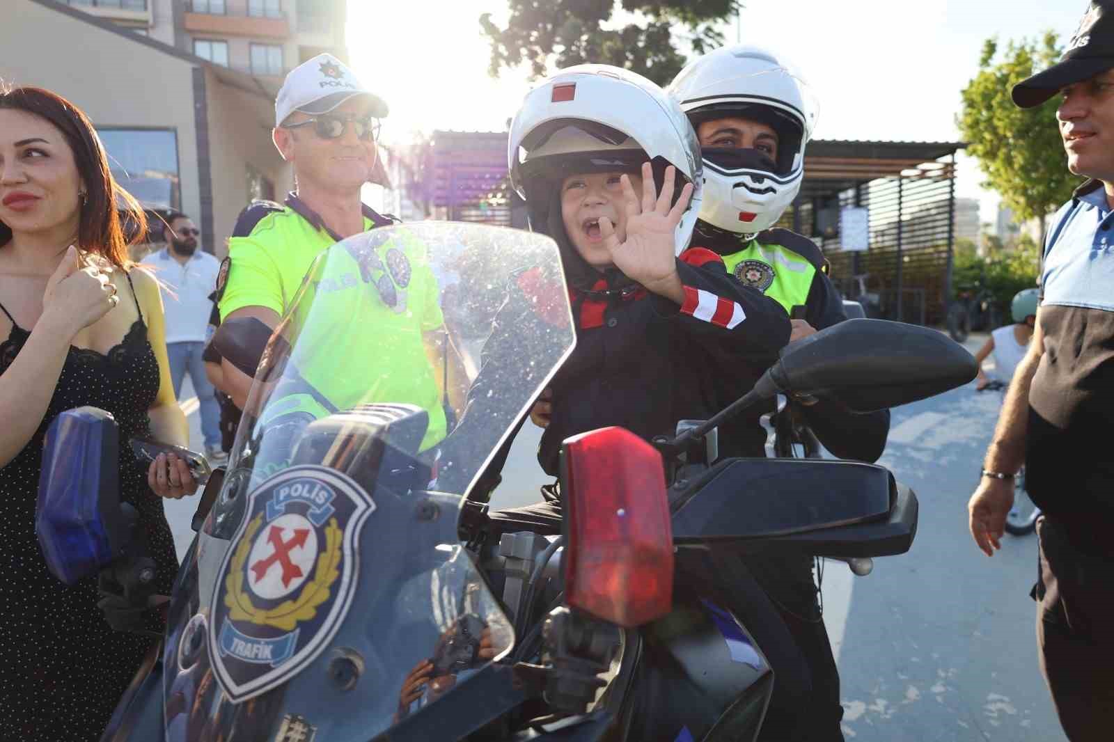 dmd-hastasi-unal-in-polis-olma-hayali-gercek-oldu