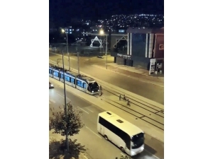 Antalya’da Çocukların Tramvayla Ölüm Oyunu