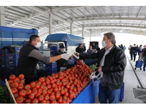 Melikgazi’de Esnafa Özel Siperli Maske Dağıtıldı