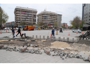 Konya Büyükşehir Trafiği Rahatlatmak İçin Kavşaklarda Düzenleme Yapılıyor