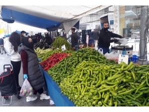 Bahçelievler’de Pazarda Ramazan Hareketliliği