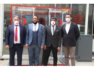 İzmirli Hayırsever Kızılay’a Dezenfeksiyon Tüneli Bağışladı