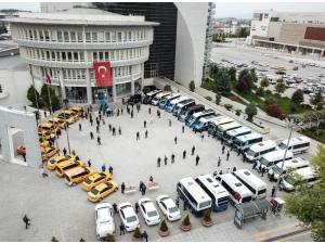 Minibüsçü Ve Taksici Esnafına Törenle Maske Dağıtımı Yapıldı