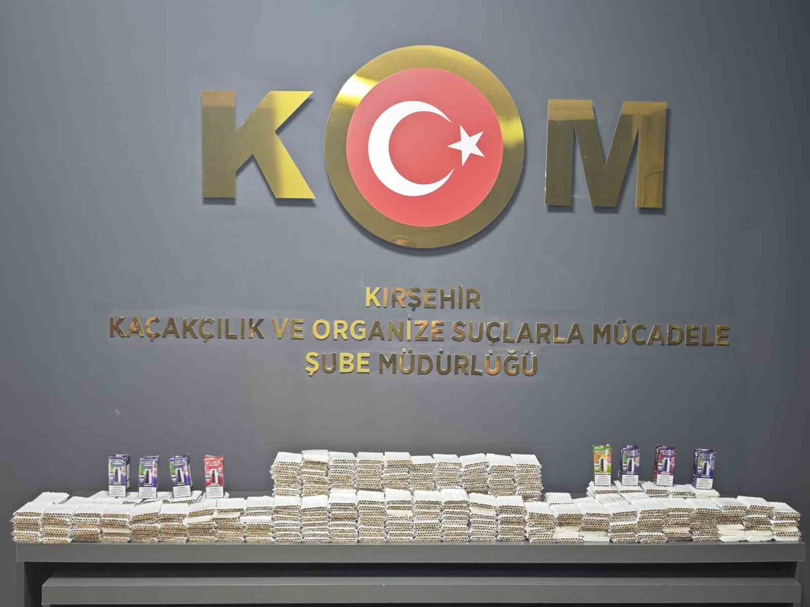 is-yeri-aramasinda-7-bin-420-adet-doldurulmus-makaron-ele-gecirildi