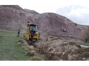 Van Büyükşehir Belediyesinden Çiftçilere Destek