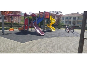 Düzce’de Parkların Bakım Onarımı Yapılıyor