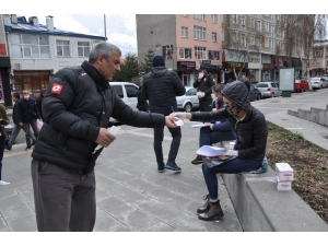 Kars’ta Ücretsiz Maske Dağıtımı Devam Ediyor