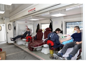 Van Büyükşehir Belediyesi Personelinden Kan Bağışı