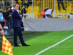 Feyenoord, Dick Advocaat İle Sözleşme Uzattı