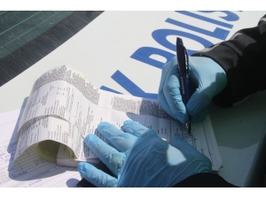 Toplu Fotoğrafa 15 Bin 750 Tl’lik Sosyal Mesafe Cezası