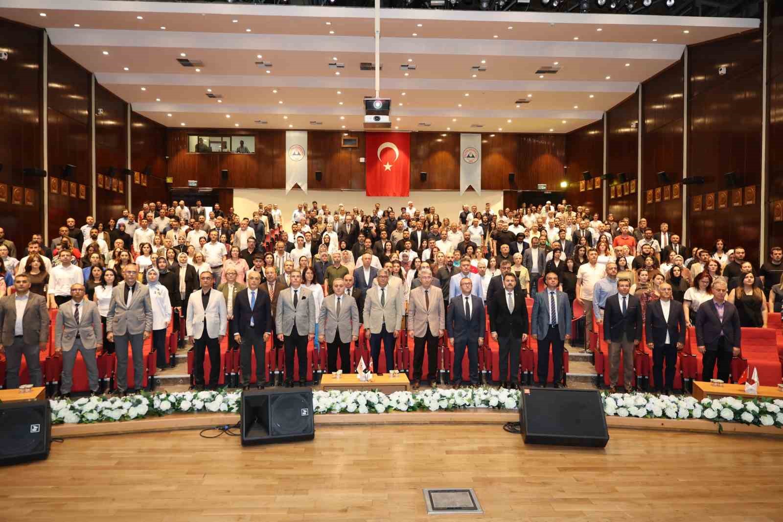 eru-de-2025-yili-arastirma-performans-odul-toreni-duzenlendi