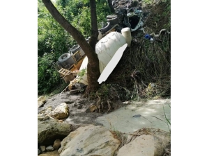 Alanya’da Beton Mikseri Dereye Uçtu, Sürücü Öldü