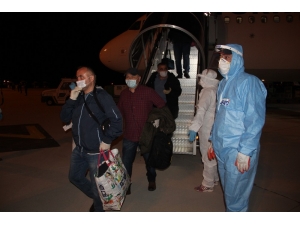 Almanya’dan Getirilen 187 Türk Vatandaşı Kütahya’da Yurtlara Yerleştirildi