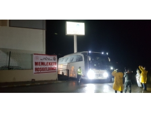 Çek Cumhuriyeti’den Getirilen 106 Öğrenci Karabük’te Yurda Yerleştirildi