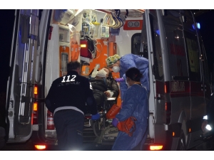 Bileklerini Keserek İntihar Etmek İstedi