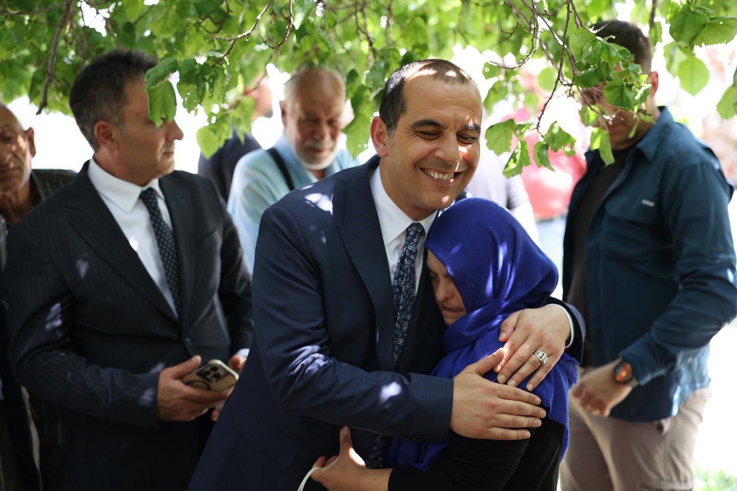 vali-tasolar-tuzluca-da-vatandaslarla-bir-araya-geldi