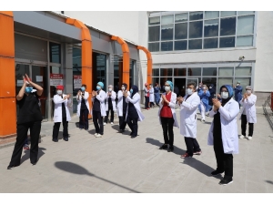 Atatürk Üniversitesi Araştırma Hastanesinde Covid-19 Teşhis Ve Tedavi Süreçleri Devam Ediyor