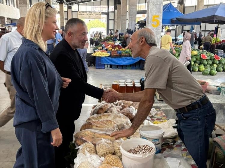 baskan-yildirim-golpazari-nda-vatandaslar-ile-bulustu