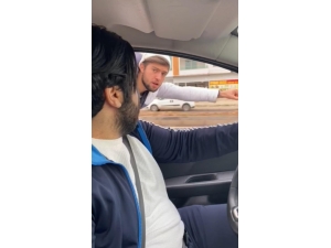 Kesilen Cezalardan İbret Almadı, Patenle Araca Tutunarak Bir Adres Daha Sordu