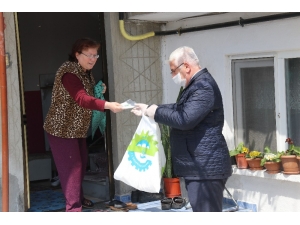 Başkan Yüksel Maske Dağıtmaya Devam Ediyor