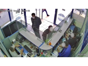 Dolar Bozduran Müşteriye Yanlışlıkla Euro Parası Verdi