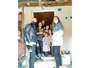 Memleketine Gelemeyince Doğum Günü Pastasını Ekiplerden Yolladı