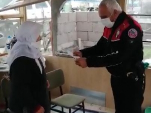 Bolu’da, 87 Yaşındaki Fatma Nine Maaşını Milli Dayanışma Kampanyası’na Bağışladı