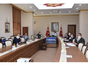 Vali Sezer: “Hedefimiz Bütün Köylerimizi Belli Standartlara Kavuşturarak Örnek Köyler Haline Getirmek”