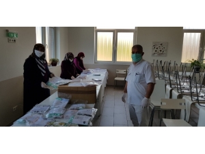 Almanya’daki Karabüklü Gurbetçiler Sağlıkçılar İçin Maske Dikti