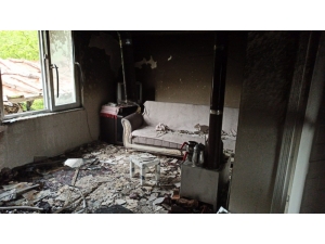 Sobadan Çıkan Yangında Ev Kullanılamaz Hale Geldi