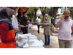 Bismil Belediyesi Vatandaşlara Maske Ve İmsakiye Dağıttı