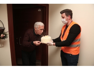 Nilüfer Ekiplerinden Yaşlılara Doğum Günü Sürprizi