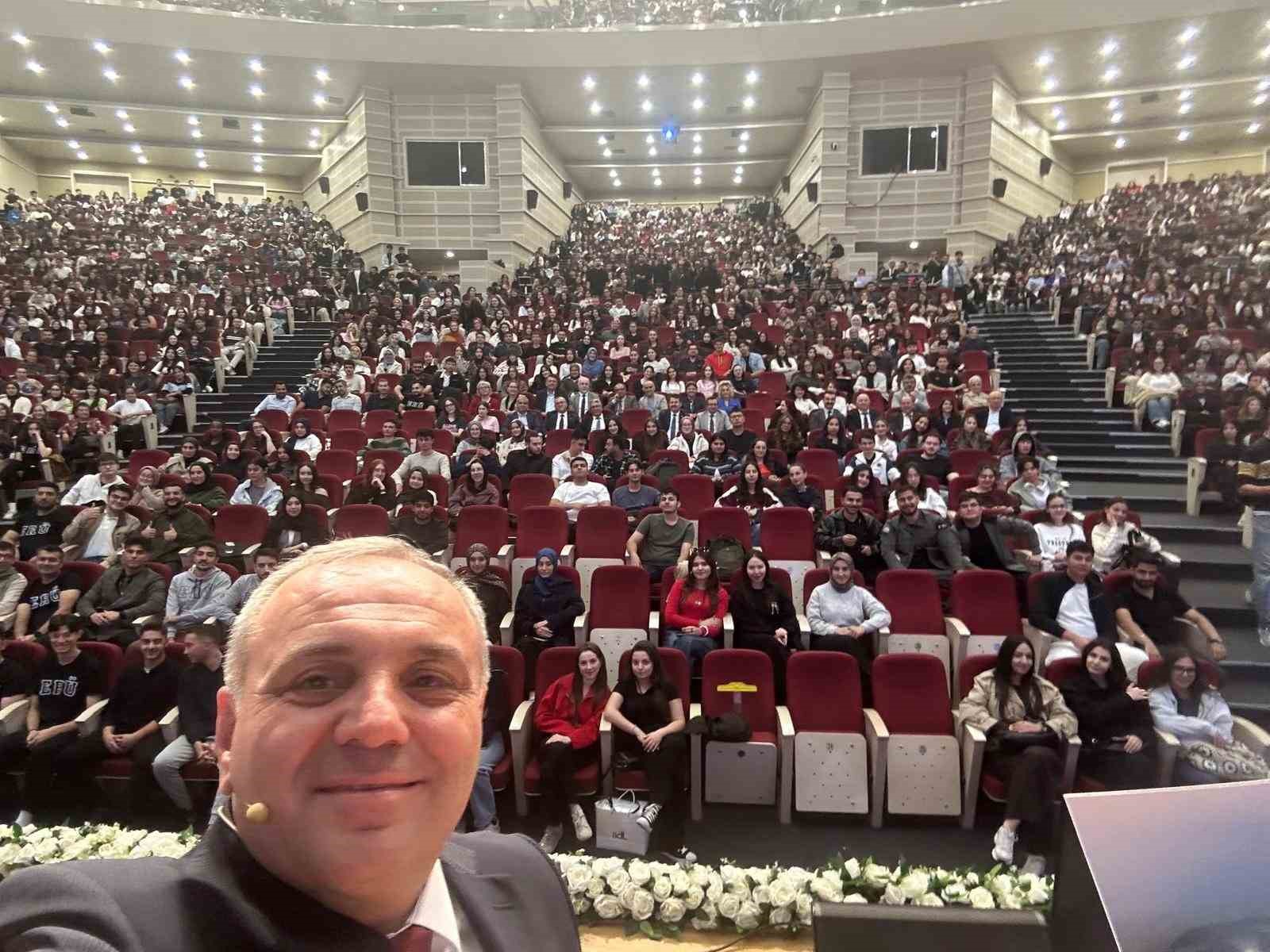 eru-de-yeni-ogrencilere-tanisma-programi-duzenlendi