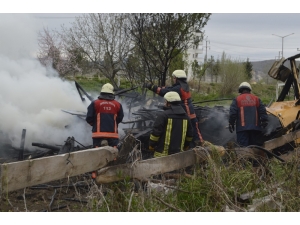 Tavşanlı’da Çıkan Yangın Korkuttu