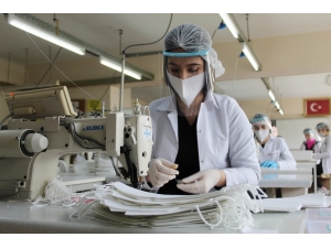 Kağıthaneli Öğrenciler Günde 10 Bin Maske Üretiyor