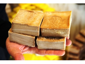 Aselcioğlu Sabunculuk Gazetecilere Hijyen Paketi Hediye Etti