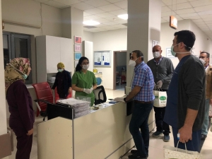 Sağlık-sen Şırnak Şube Başkanı Uçaş Silopi Devlet Hastanesi Çalışanlarını Ziyaret Etti