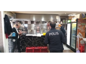 Görevi Başında Olanlara Ücretsiz İkramda Bulundular