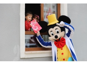 Belediye Başkanı Rasim Arı’dan Çocuklara 23 Nisan Sürprizi