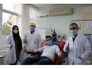 Virüsü Yenen Hemşire, Başka Hastalar İçin Bağışta Bulundu