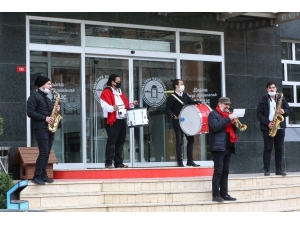Maltepe Belediyesinden Çocuklara Sürpriz Kutlama