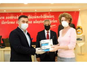 Alanya’da Yerleşik Yabancılara Maske Dağıtıldı