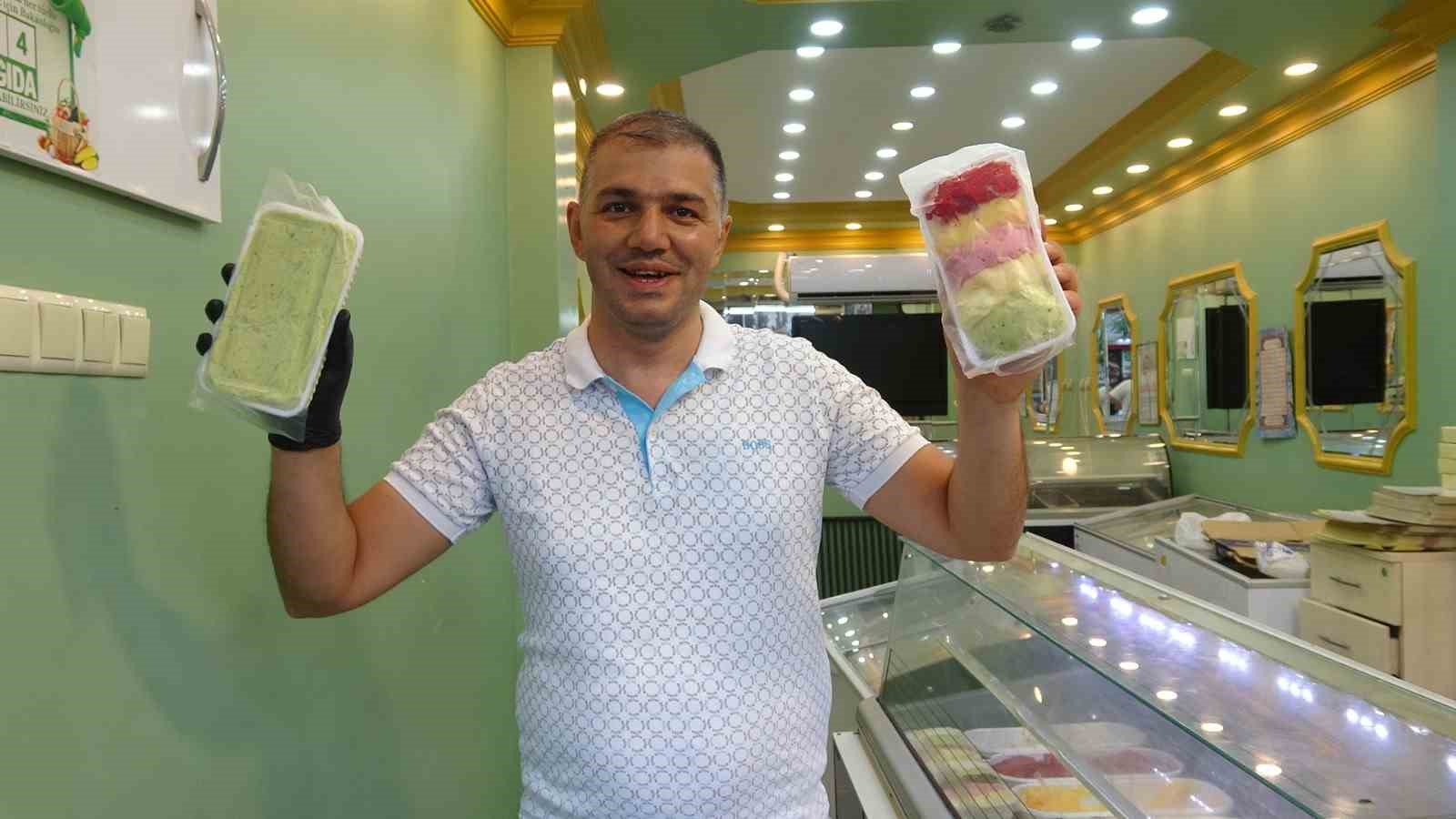 kilosu-400-lira-topu-10-lira-kilisli-dondurmacidan-topu-400-liraya-satilan-dondurmaya-tepki
