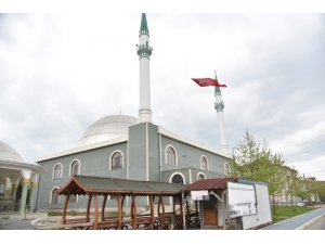 Kartepe’de Minareler Ay Yıldızla Donatıldı